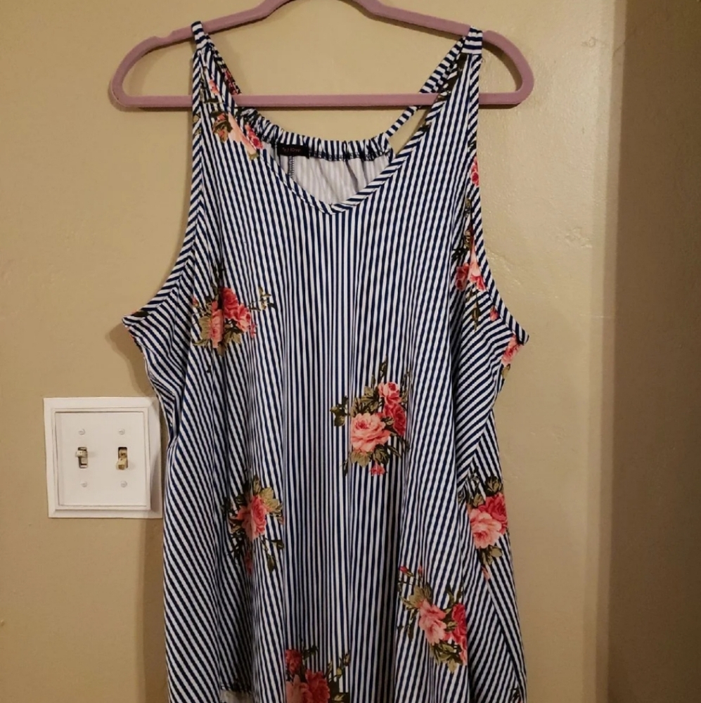 SOLD🛑striped shark bite top